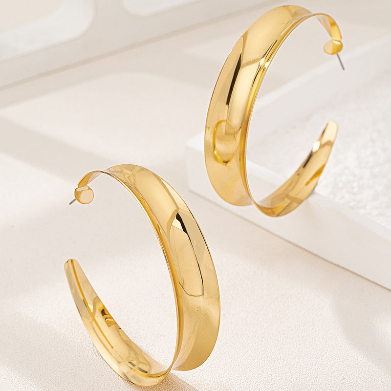 Planderful Vienna Verve Earrings – Exaggerated Metal C-Shaped Design