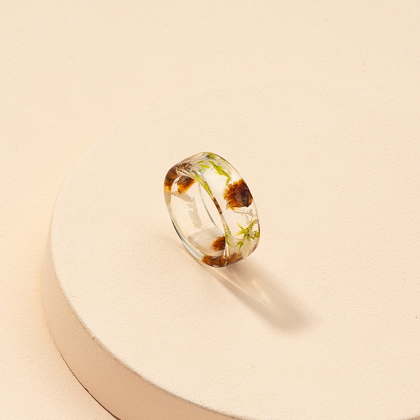 European and American Popular Vienna Verve Resin Ring with Real Flowers