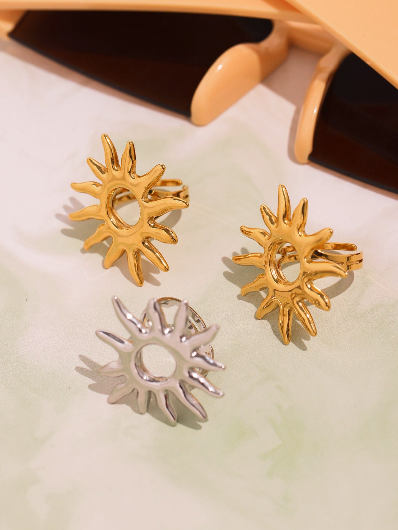 Planderful Golden Sun Ring Open Index Finger 18k Gold Plated