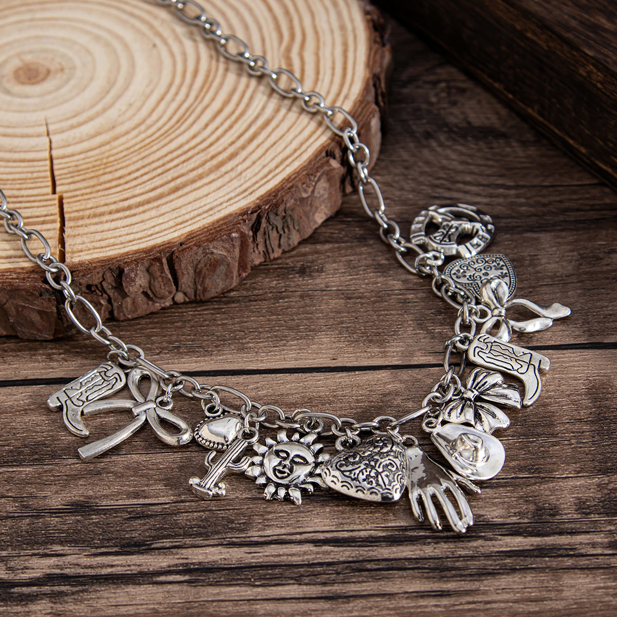 Planderful Vienna Verve Necklace – Personalized Retro Punk Bow Pendant