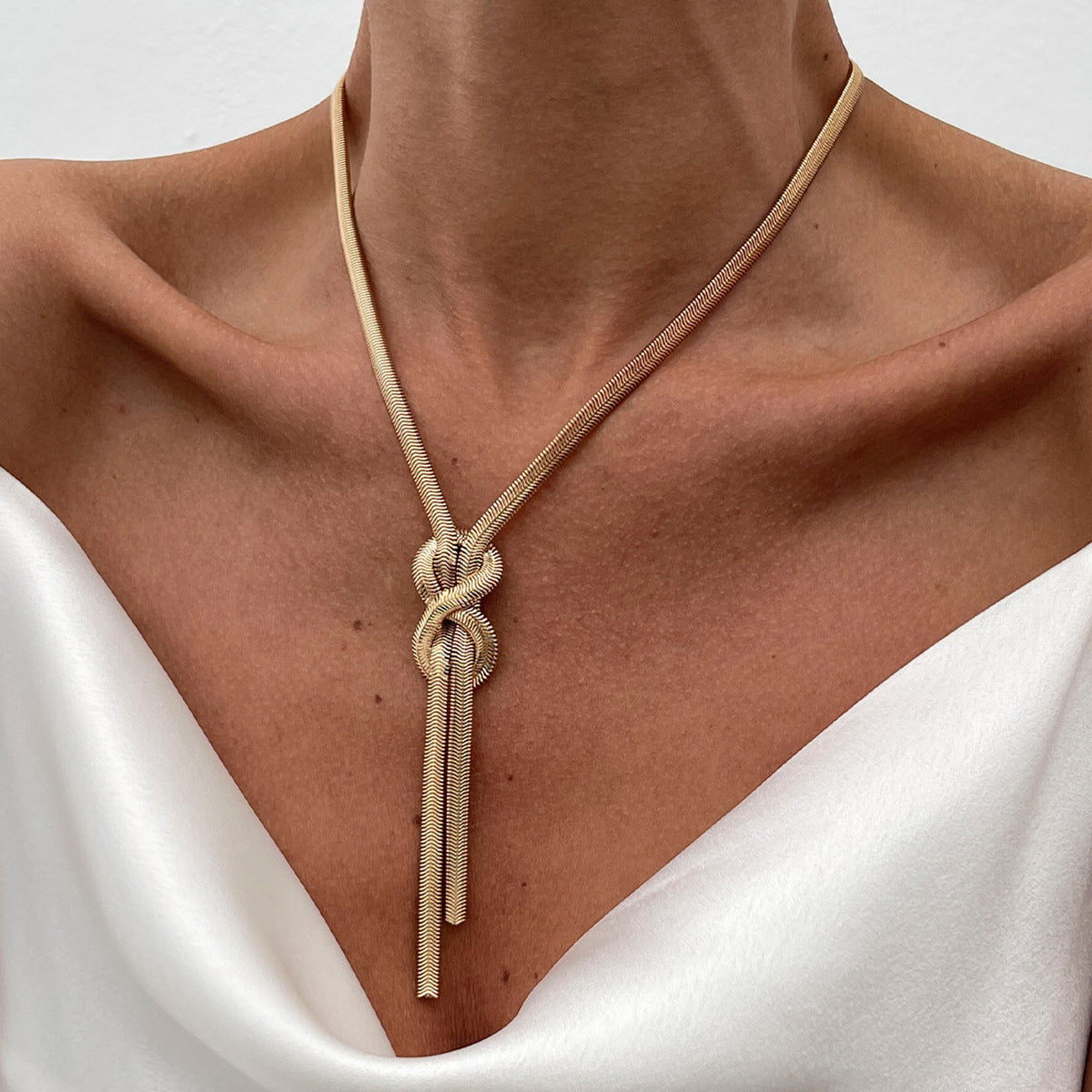 Planderful Vienna Verve Necklace – Elegant Irregular Design