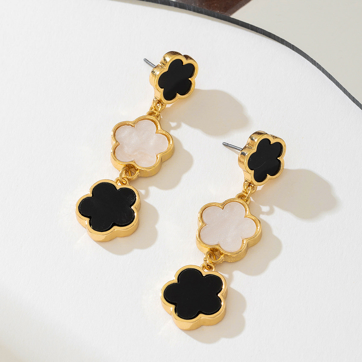 Planderful Vienna Verve Earrings – Elegant Five-Leaf Clover Design