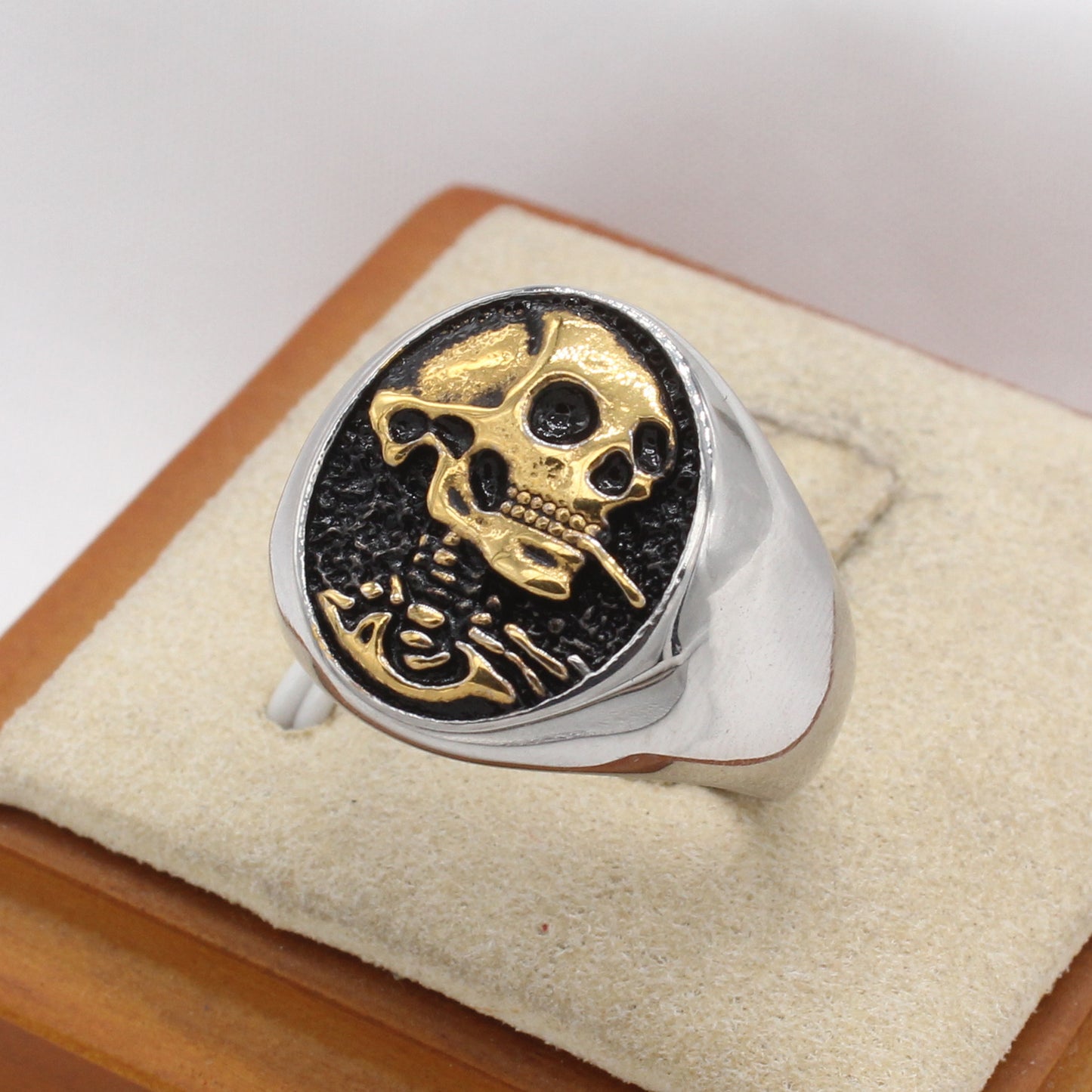 Planderful Jewelry Men's Vintage Smoking Skull Ring in Titanium Steel With Bold Craft