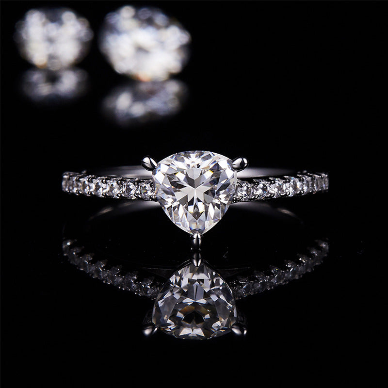 Fashion S925 Sterling Silver Ring with 1 Carat Moissanite