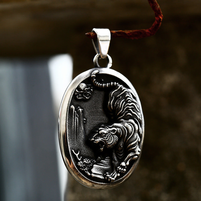 Titanium Steel Zodiac Tiger Pendant for Men - Retro European and American Design