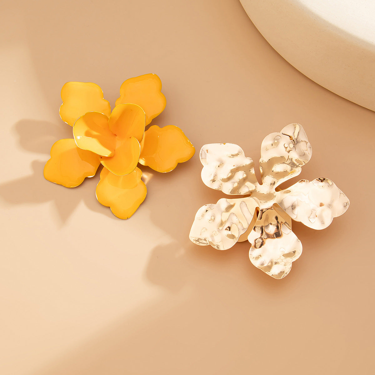 Planderful Vienna Verve Earrings – Exaggerated Flower Design for Vacation Style