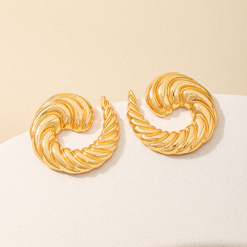 Planderful Vienna Verve Earrings – Fashionable Retro Metal Spiral Design