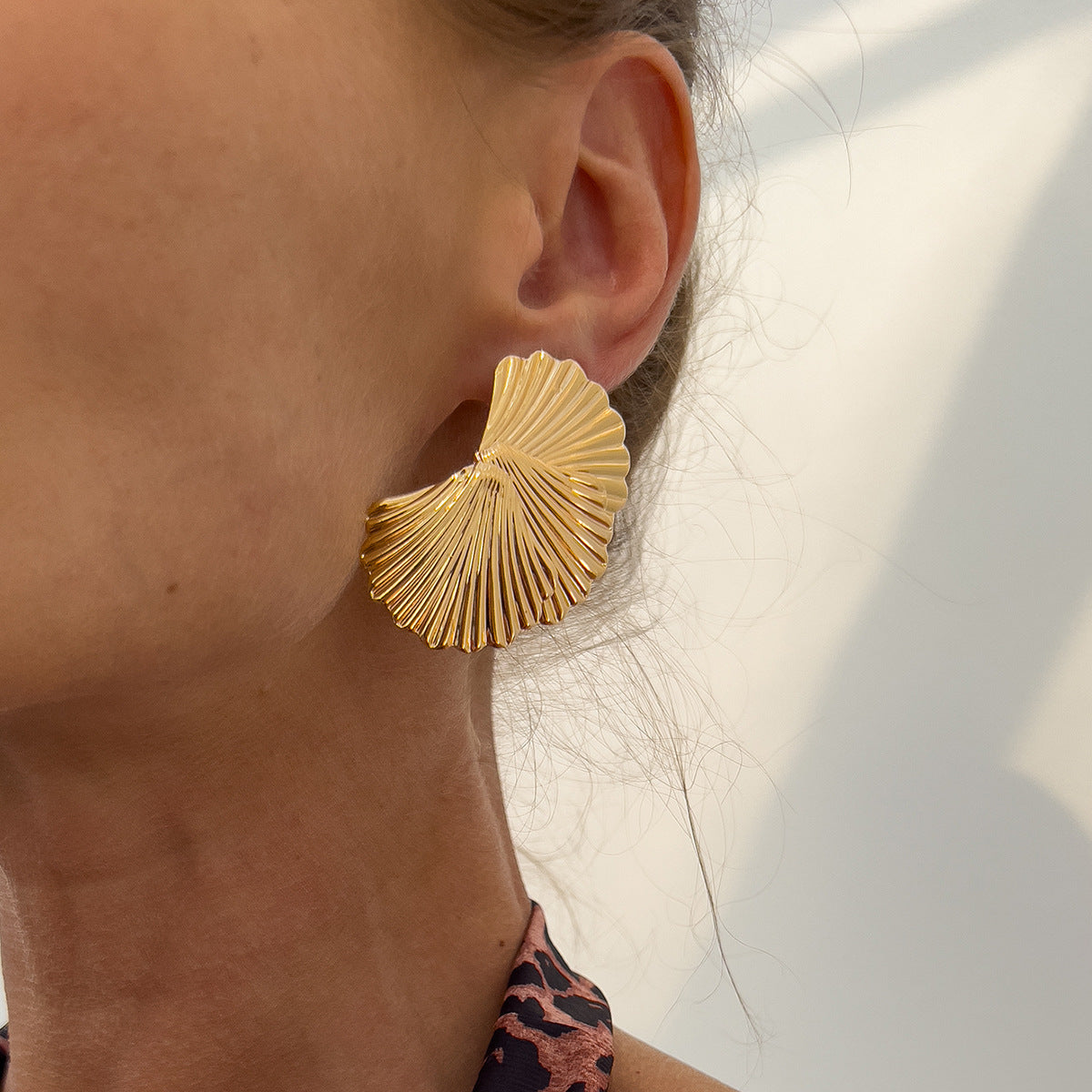 Planderful Vienna Verve Earrings – Fashionable Ginkgo Striped Design