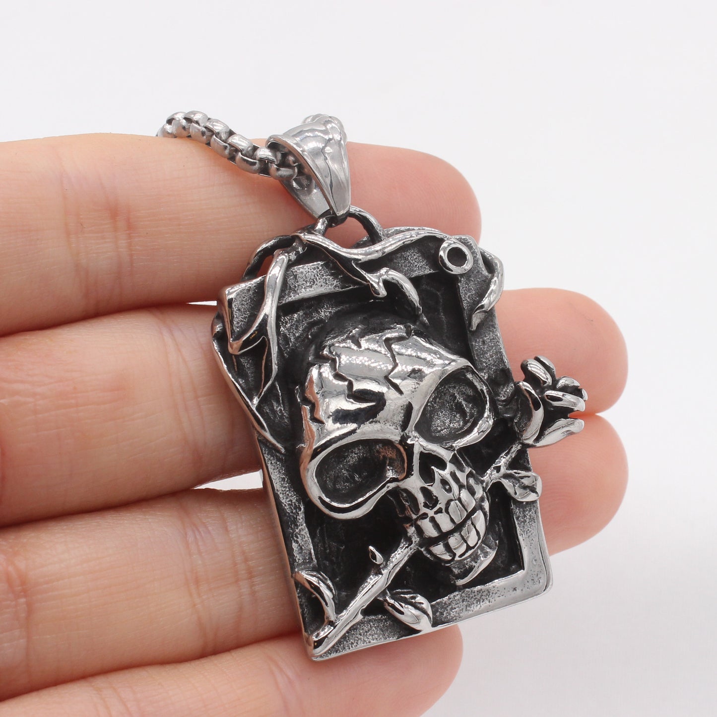 Planderful Jewelry Skull Pendant For Men With Rose Detailing In Titanium Steel Premium Craftsmanship