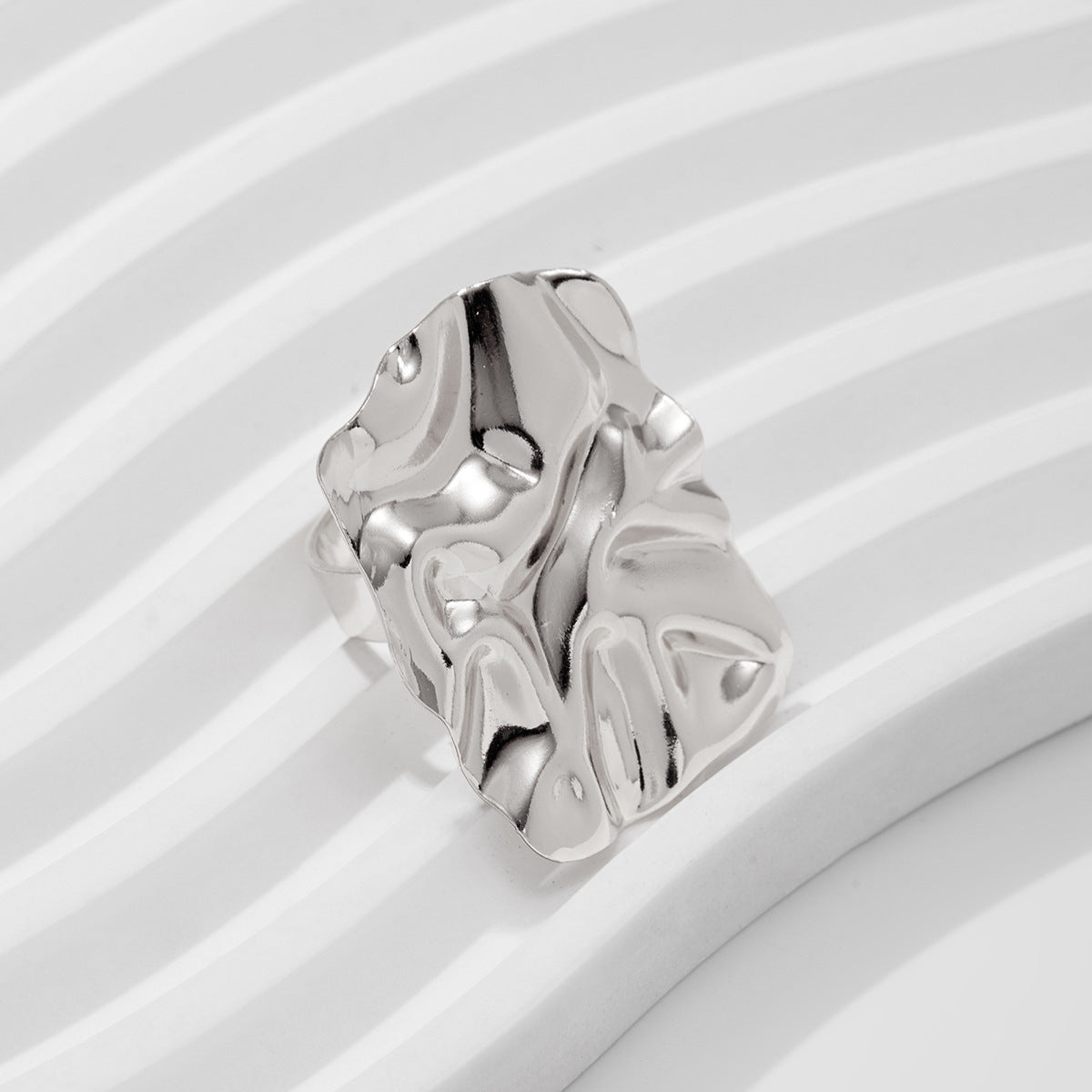 Planderful Vienna Verve Ring – Elegant Adjustable Cold Metal Design