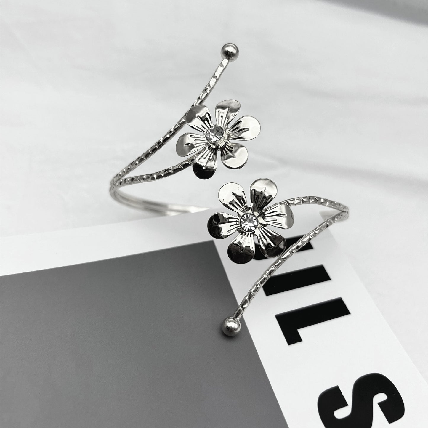 Planderful Savanna Rhythms Bracelet Set – Exaggerated Metal Design with Zircon Encrusted Detail