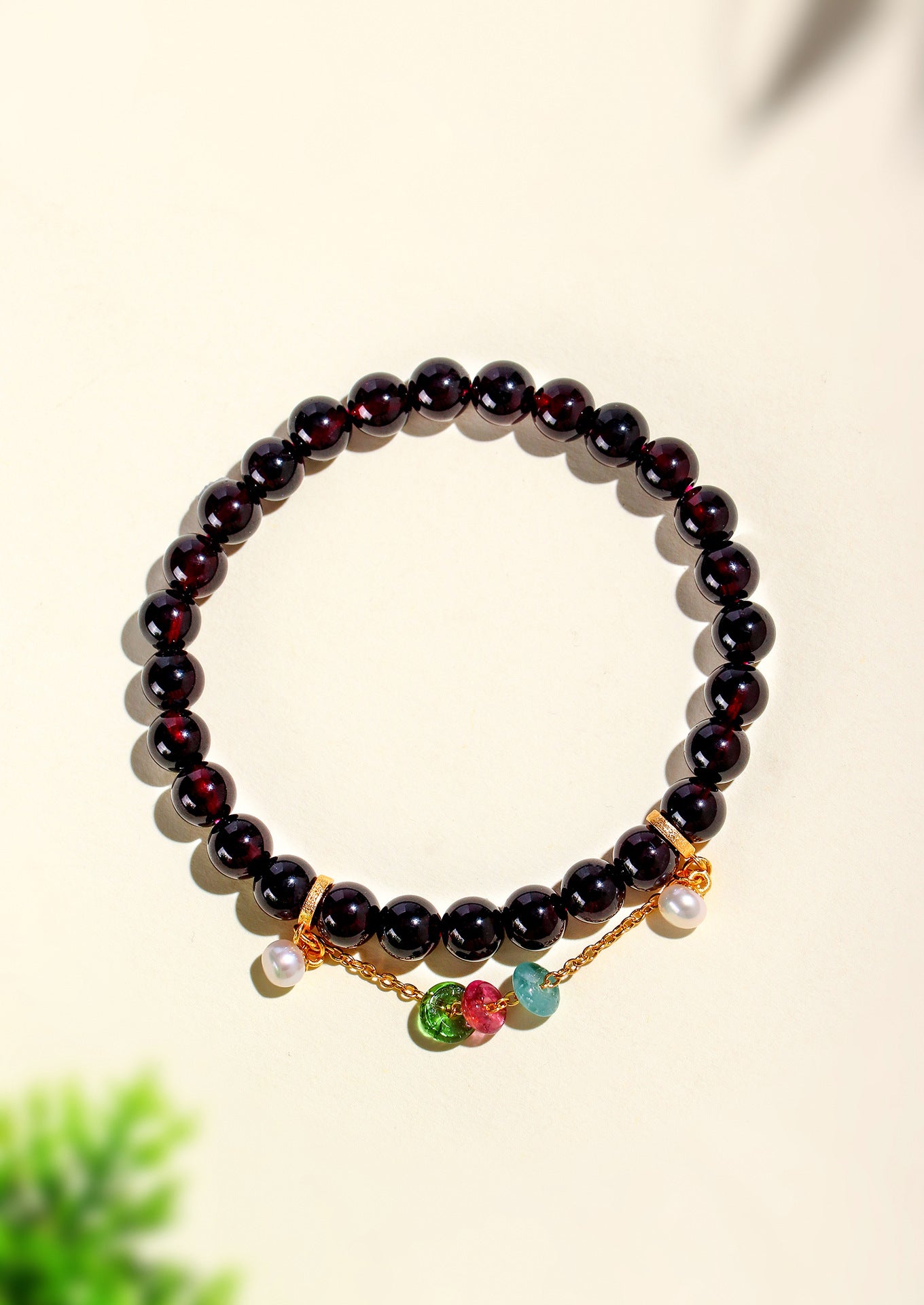 Planderful Fortune's Favor Bracelet – Elegant Garnet and Pearl Design