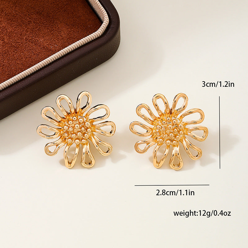 Planderful Vienna Verve Earrings – Stylish Metal Line Flower Design