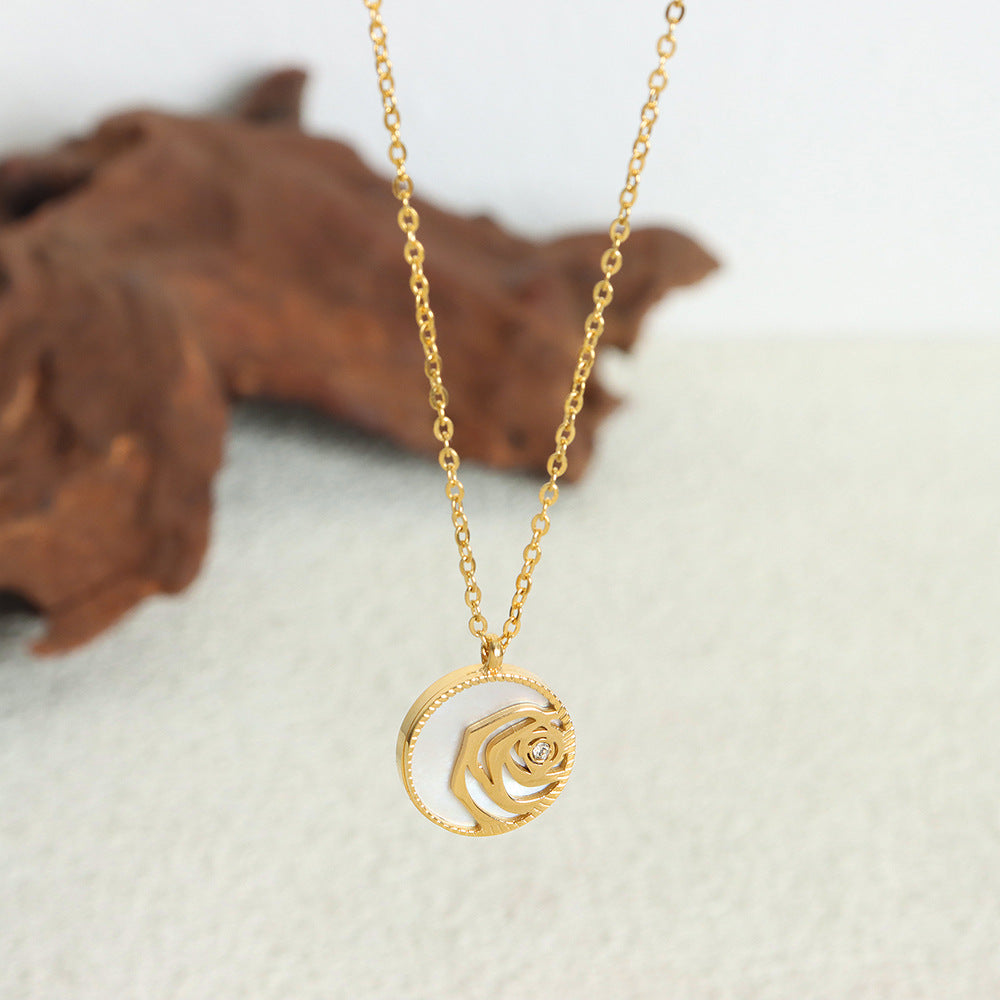 Luxurious 18K Gold Rose Pendant Necklace - Exquisite Women's Jewelry