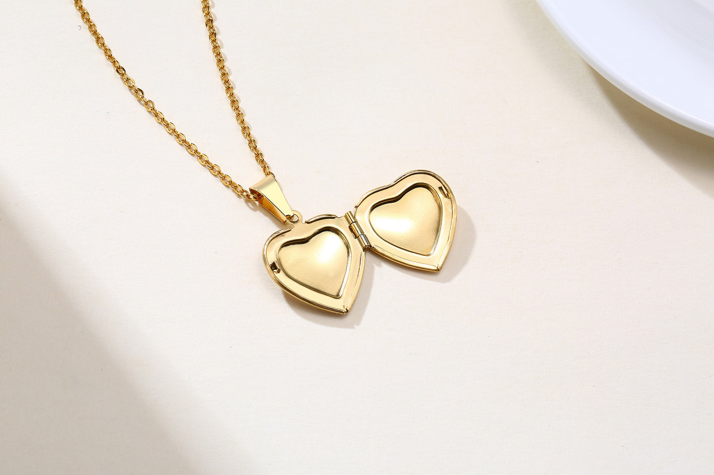European And American Heart-Shaped Zircon Gold Necklace
