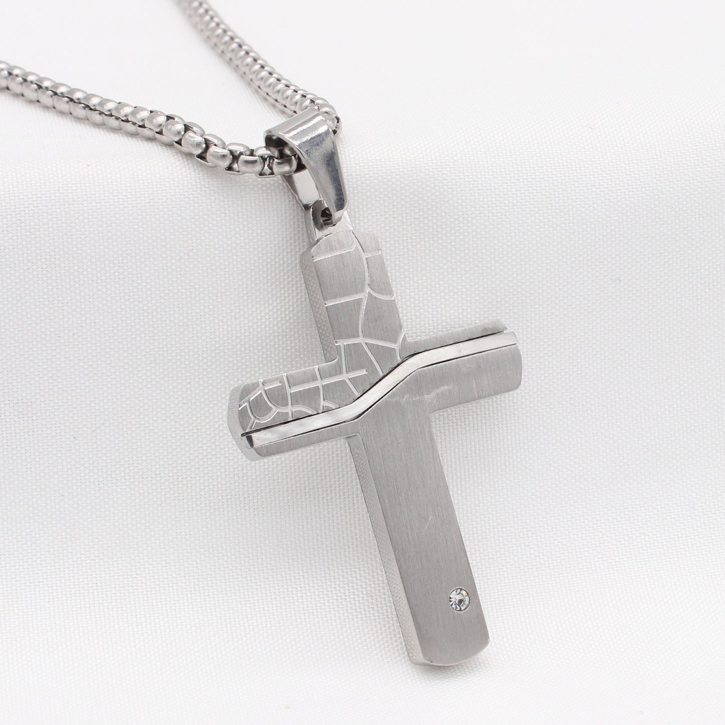Retro European and American Men's Cross Pendant in Titanium Steel - Wholesale Jewelry for Foreign Trade
