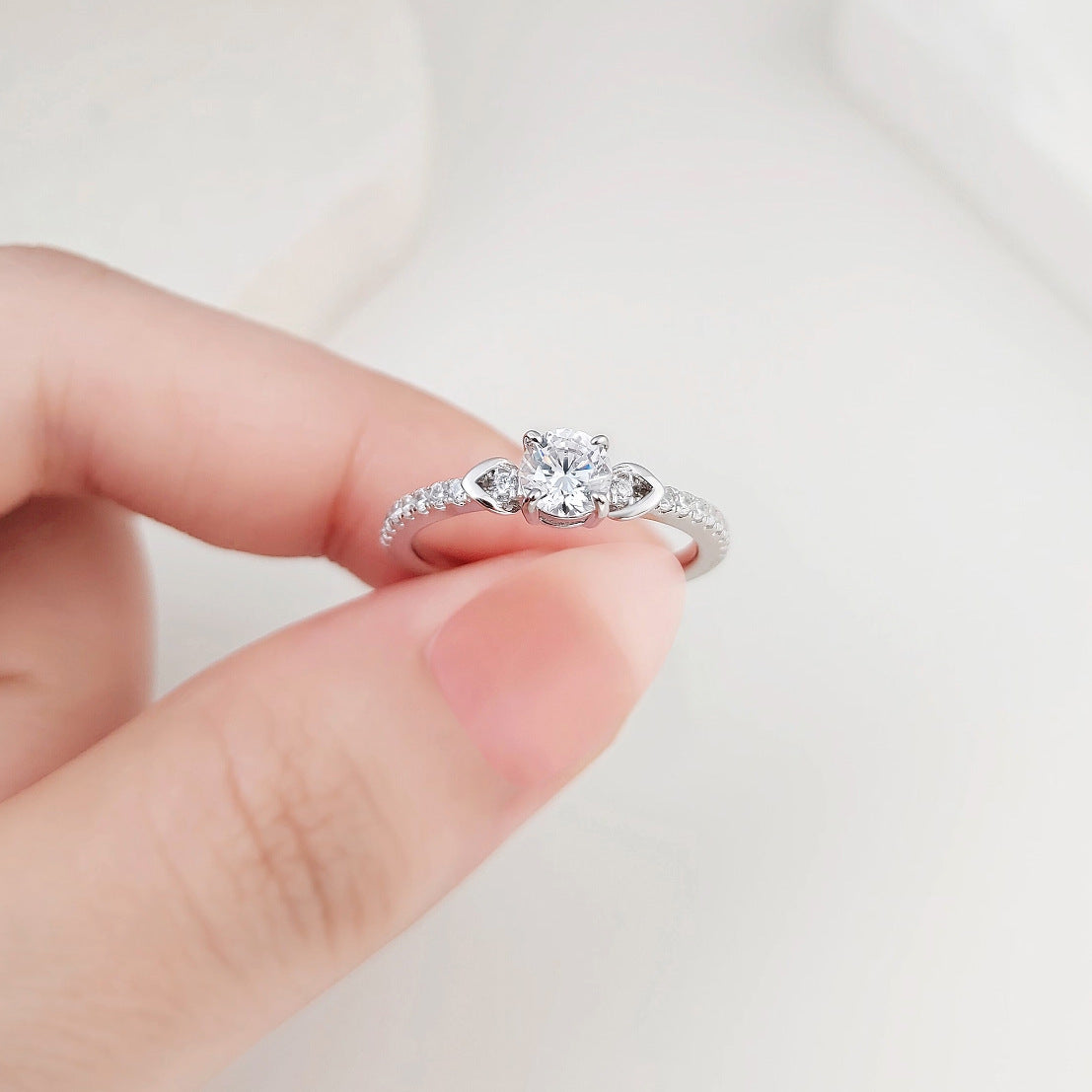 Planderful Sterling Silver Zircon Ring For Women 925 Silver Single Row Elegant Design