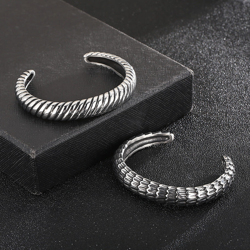 Design Smeared Twist – Punk Style Men's Titanium Steel Dragon Scale Bracelet Holiday