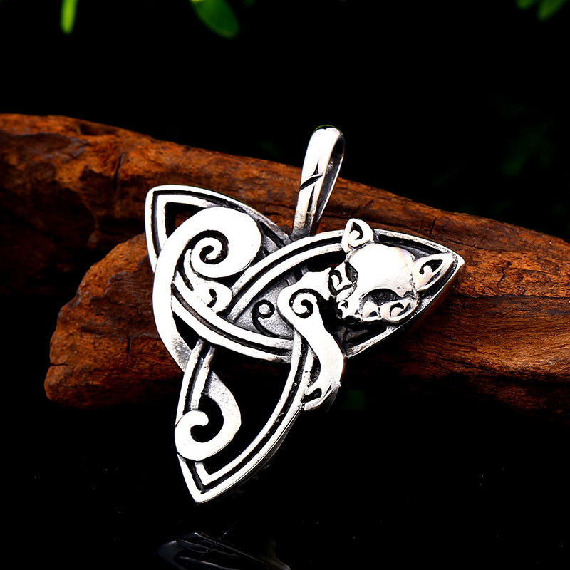 Retro-Inspired Triangular Titanium Steel Fox Pendant for Men - Creative European and American Jewelry Wholesale