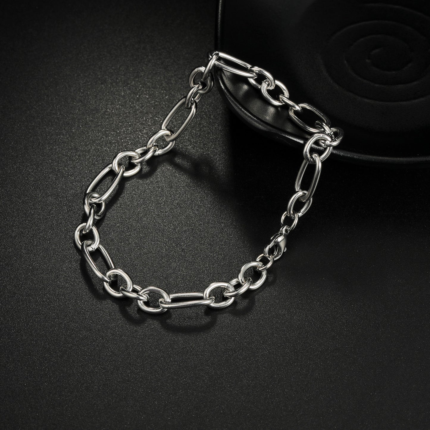 Stainless Steel Cuban Link Bracelet Durable Bold Hip Hop Punk Style Unisex Planderful Collection For Men And Women