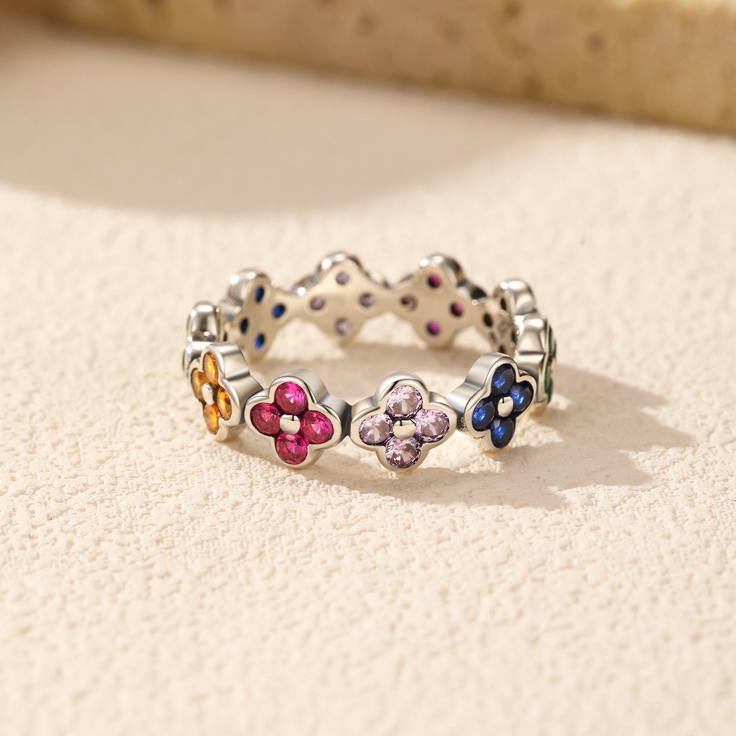 Planderful Gala Fireworks Ring – Colorful Four-Leaf Clover Design