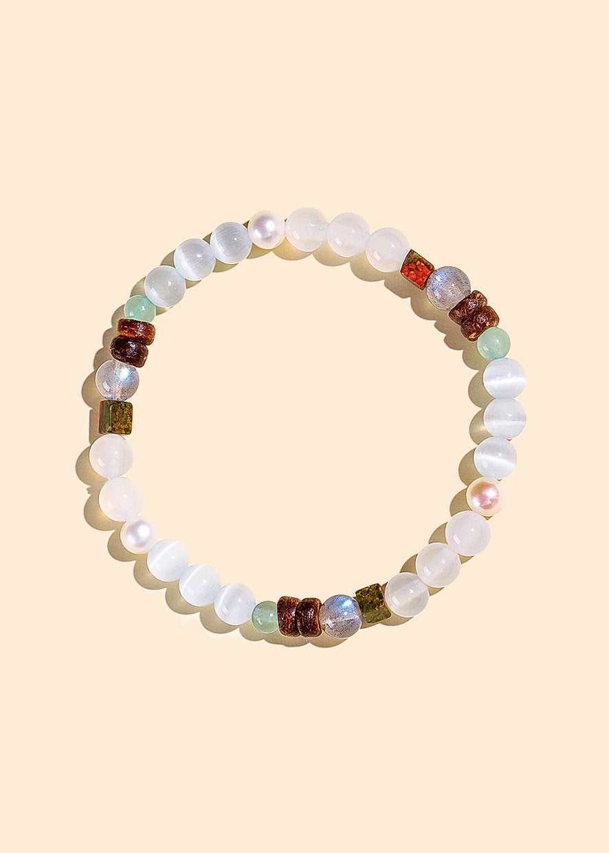 Planderful Fortune's Favor Bracelet – Elegant Pearl and Opal Design
