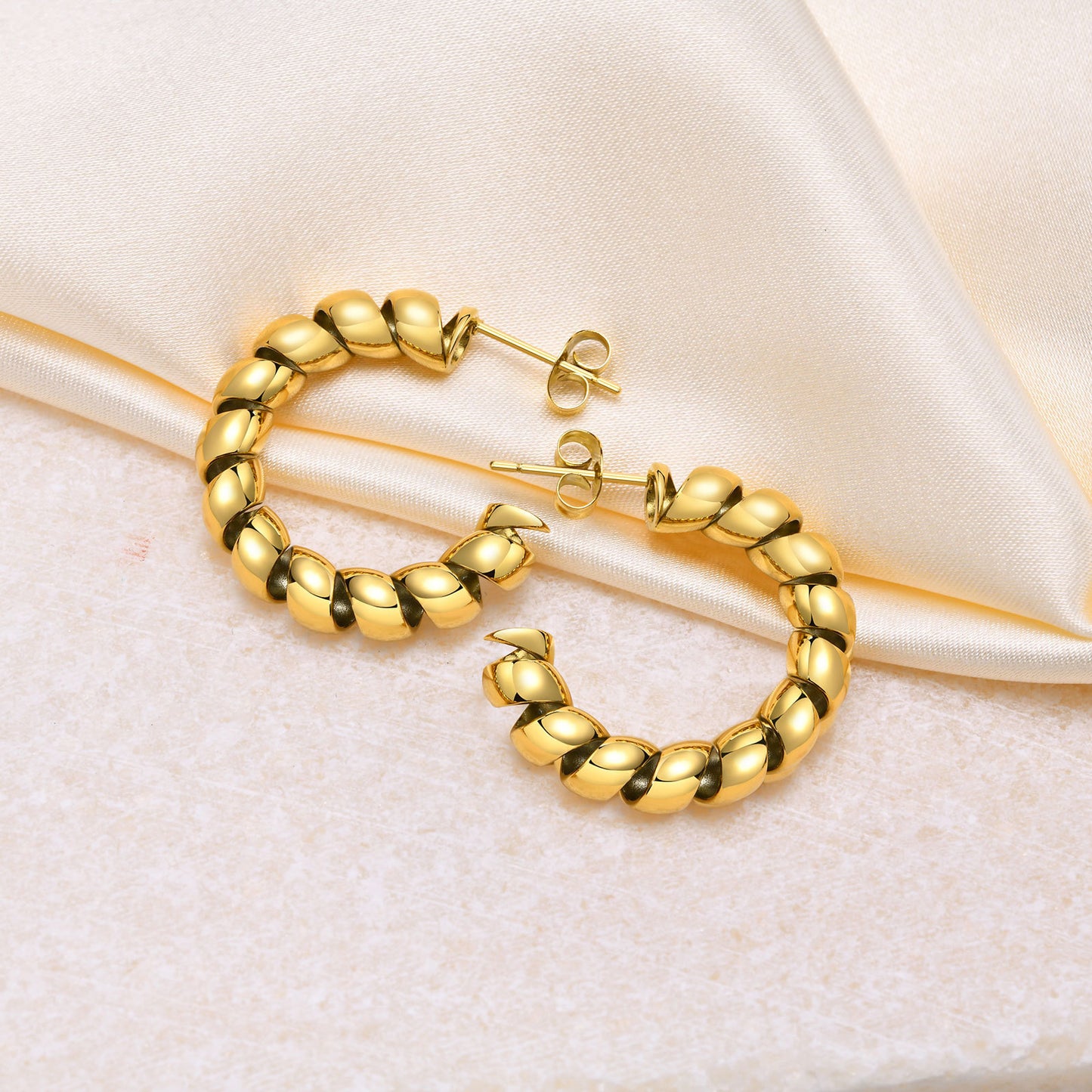 Stainless Steel European and American Fashion Women's Gold Earrings