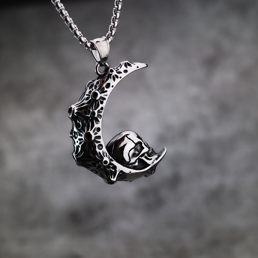 European And American Style Skull Moon Pendant For Men