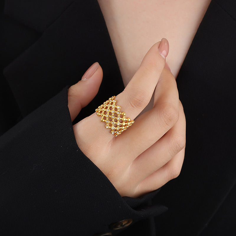 Golden Grid Zircon Hollow Ring in Titanium Steel - French Retro Style