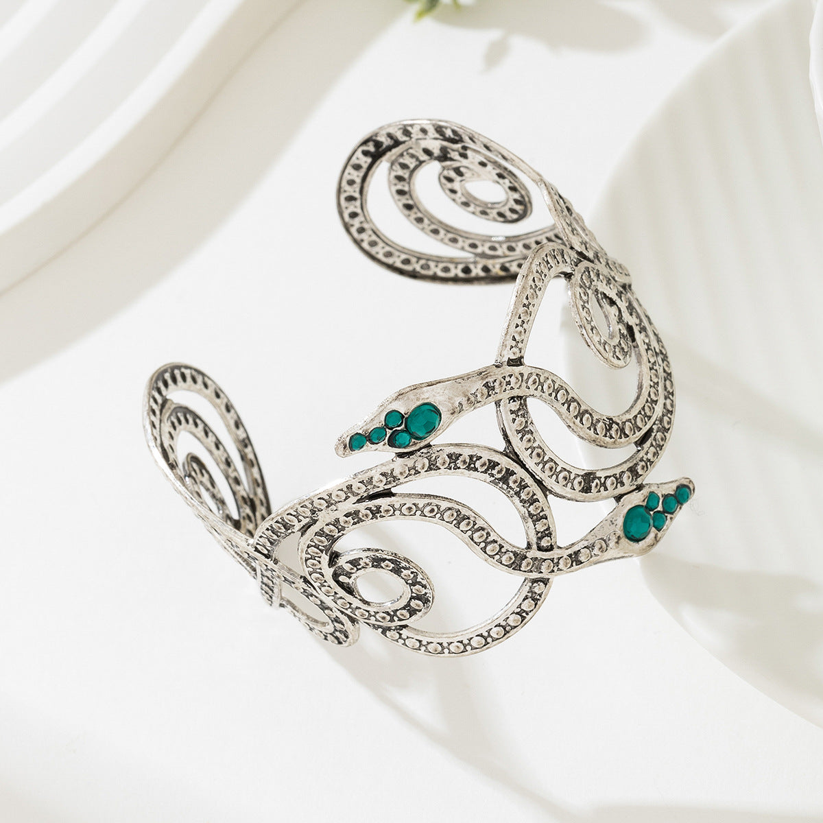 Planderful Vienna Verve Bracelet – Unique Retro Snake Design