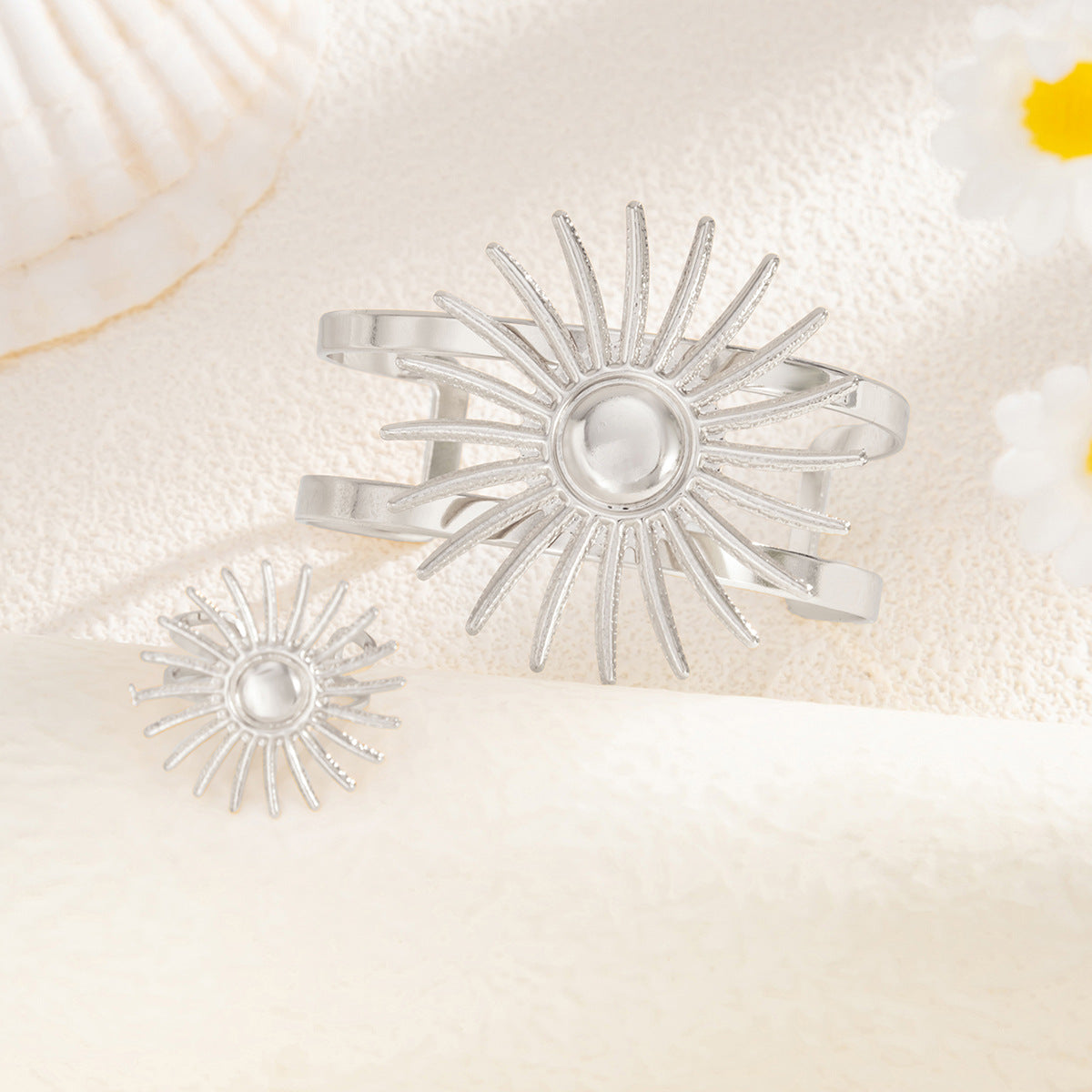 Planderful Vienna Verve Bracelet – Adjustable Retro Design