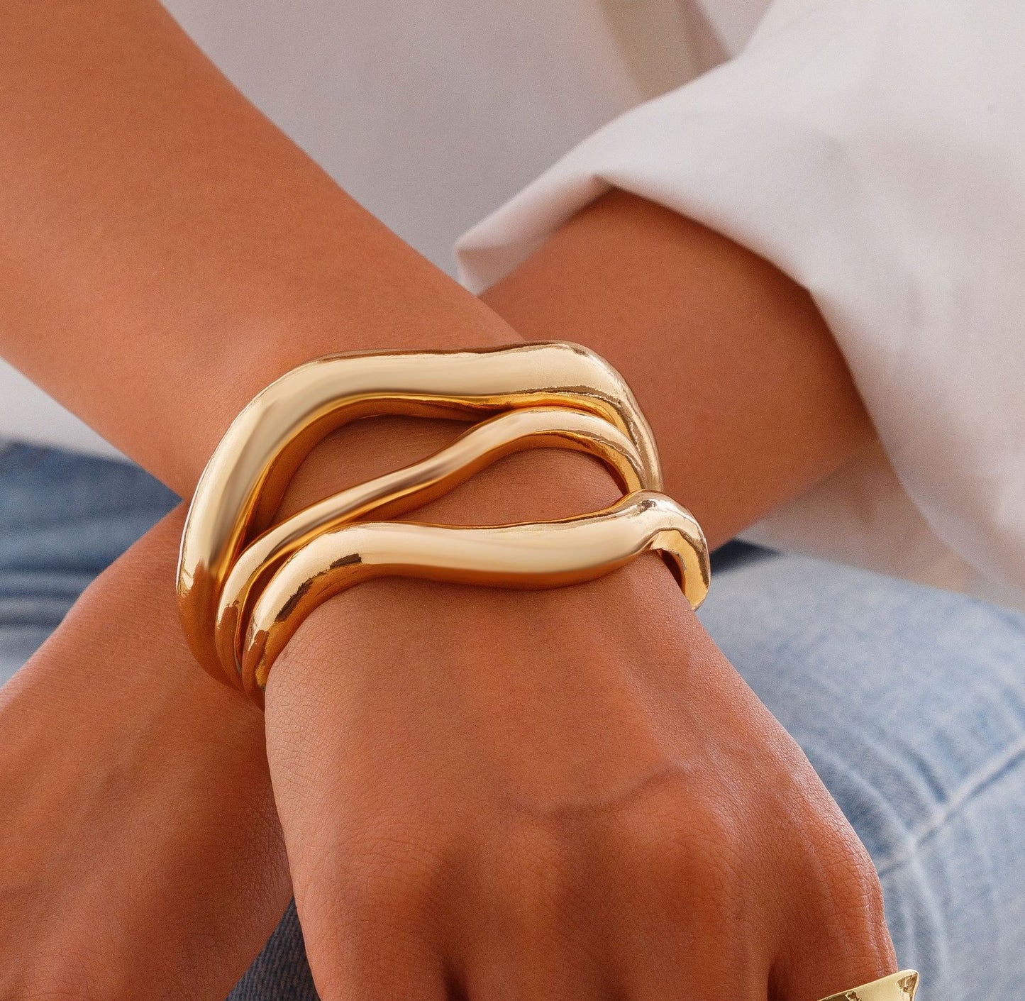 Planderful Vienna Verve Punk Style Heavy Metal Bracelet Bold Curved Wavy Opening For Rebels
