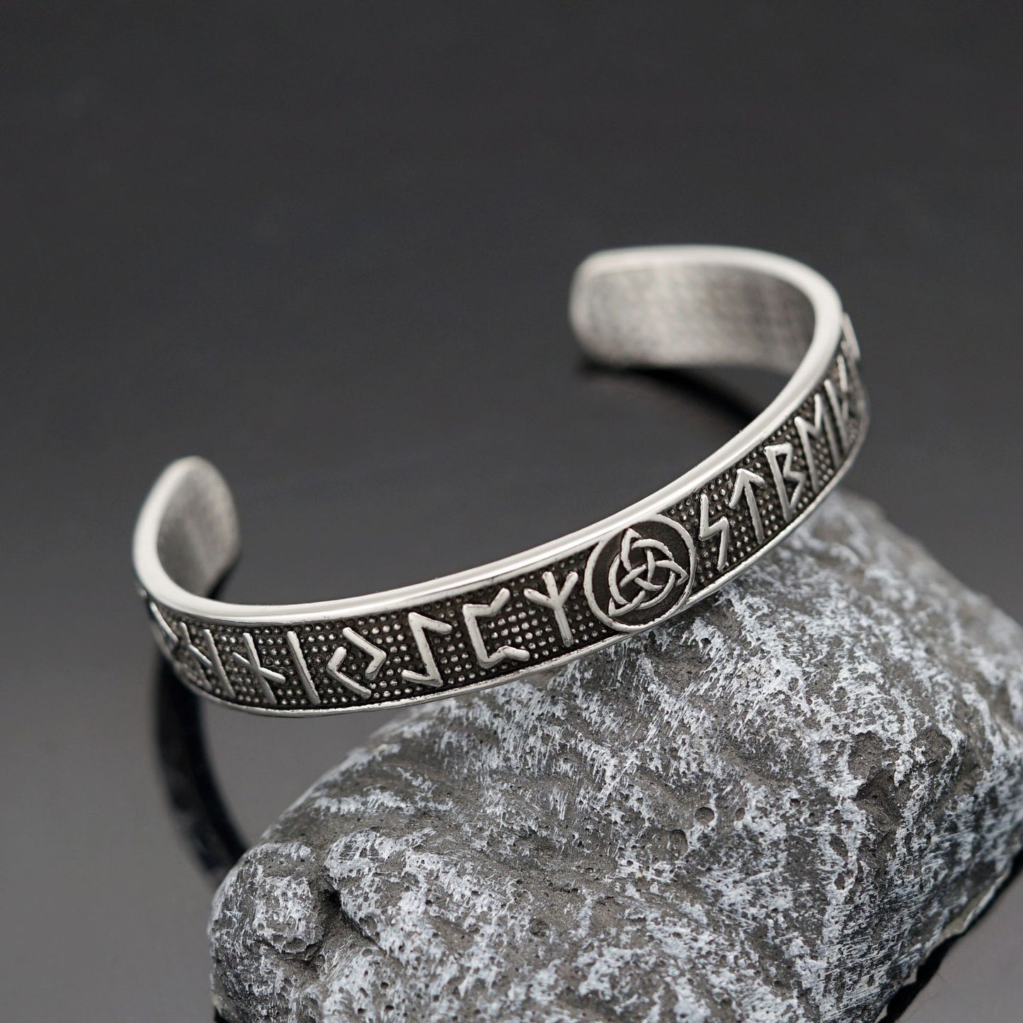 Steel Bracelet - Vintage Nordic Odin Rune Triangular Knot