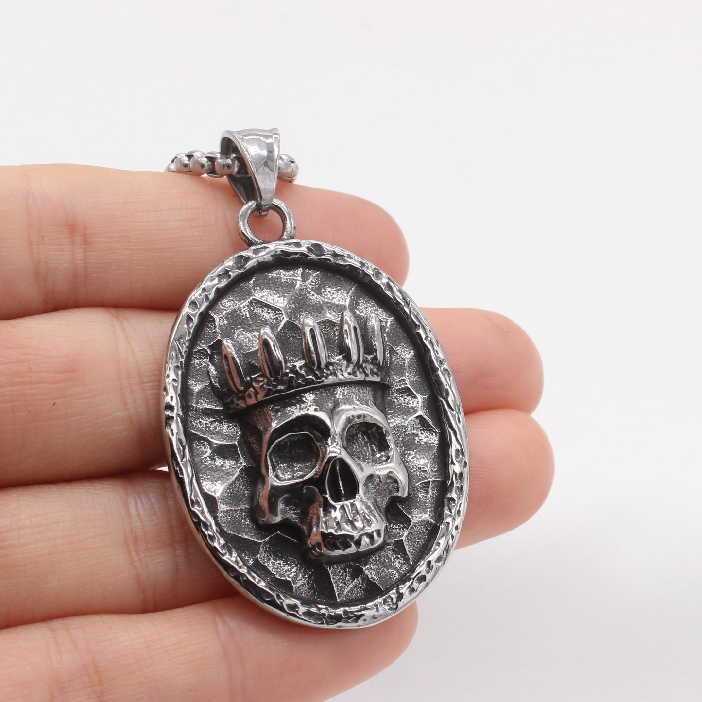 Planderful Jewelry Personalized Vintage Crown Skull Oval Pendant For Men Titanium Steel