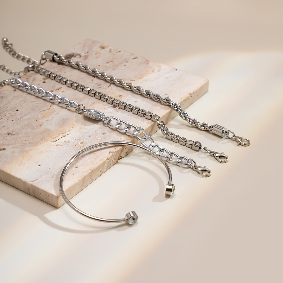 Chic Twist Chain Diamond Bracelet Set for Women from Vienna Verve Collection