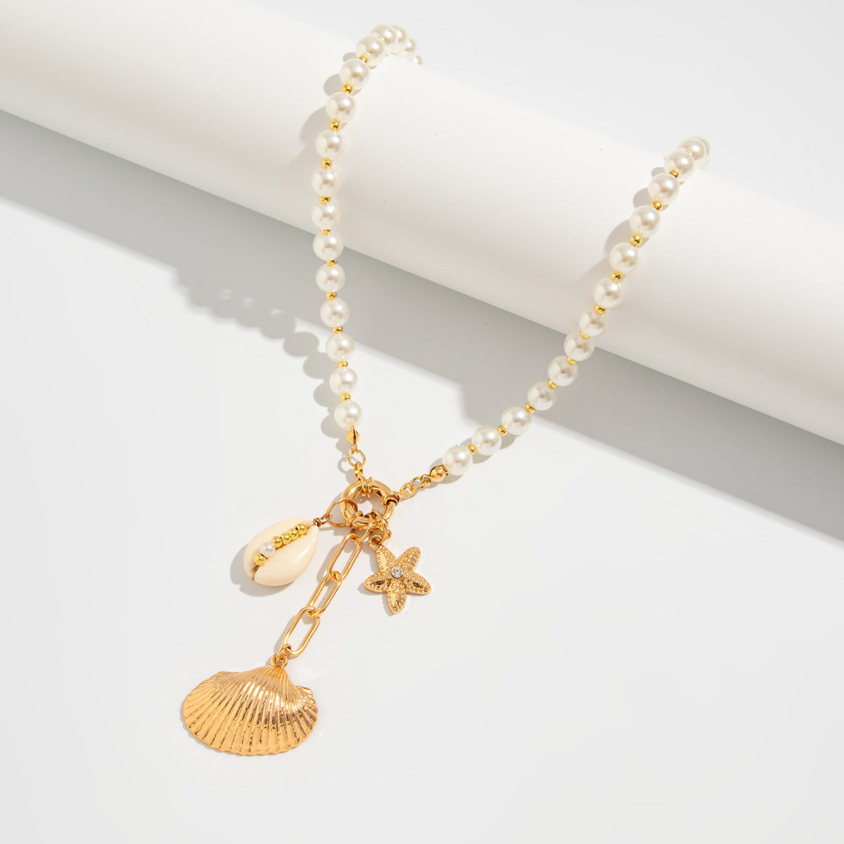 European and American ins marine wind heterosexual shell piece flower necklace female, holiday simple conch scallop pendant jewelry