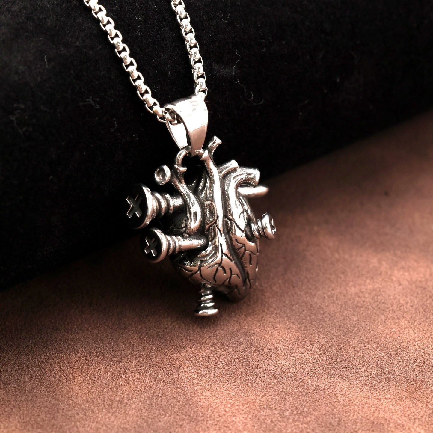 Planderful Personalized Titanium Steel Punk Heart Pendant For Men Retro Screw Design