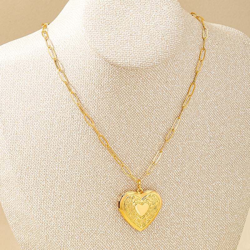 Planderful Vienna Verve Necklace – Fashionable Retro Metal Love Box Design