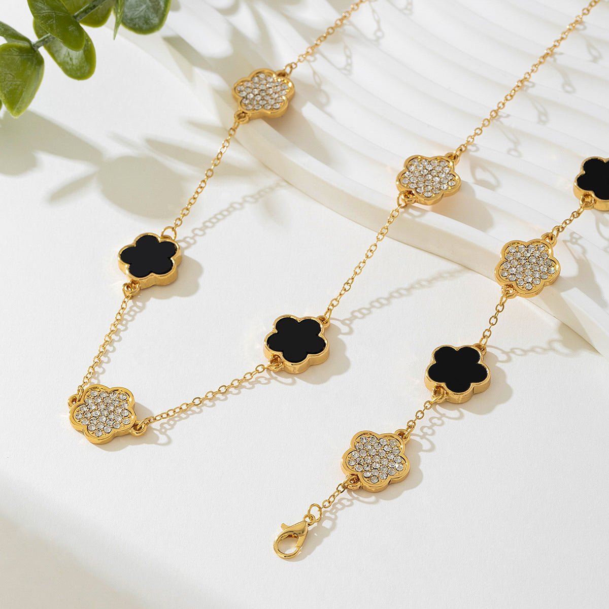 Elegant Clover Jewelry Set for Women by Planderful