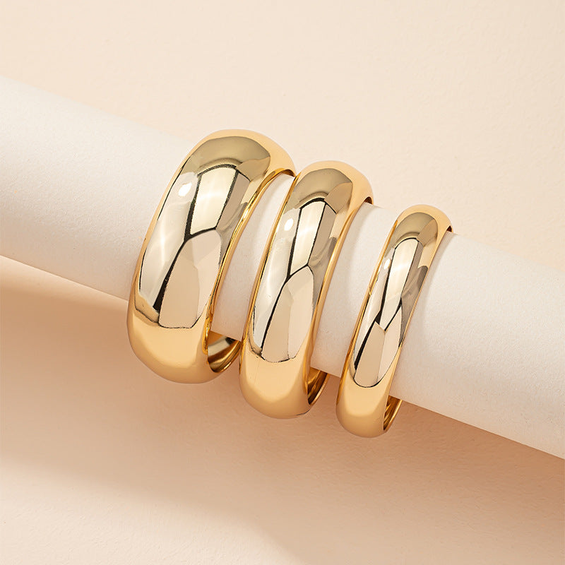 Shiny Circle Charm Bracelet Set with Elegant Design