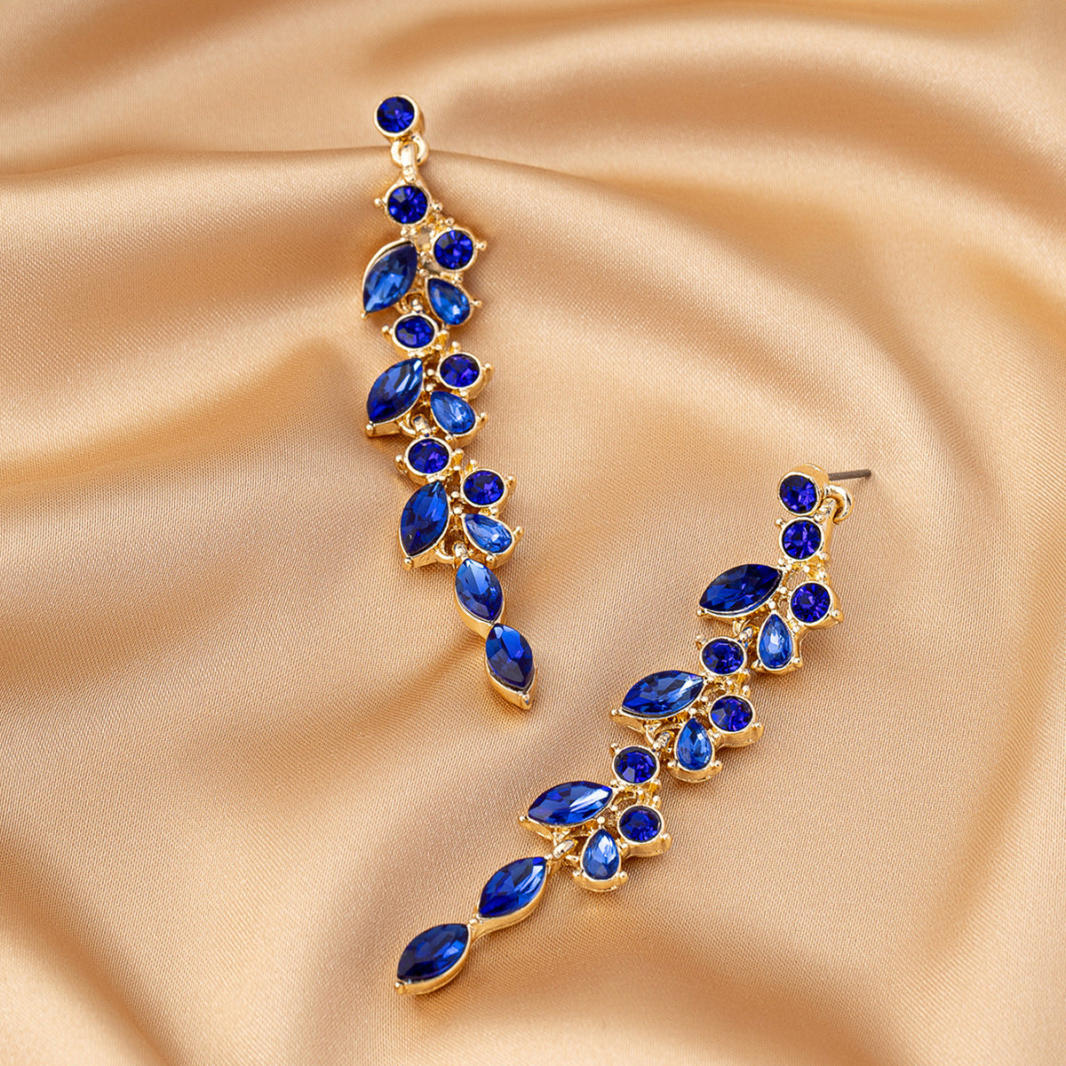 Planderful Vienna Verve Earrings – Stylish Rhinestone Wheat Ear Design