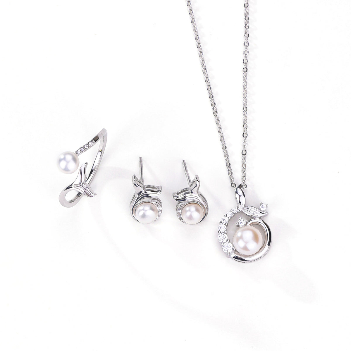 Sterling Silver Freshwater Pearl Mermaid Tail Necklace