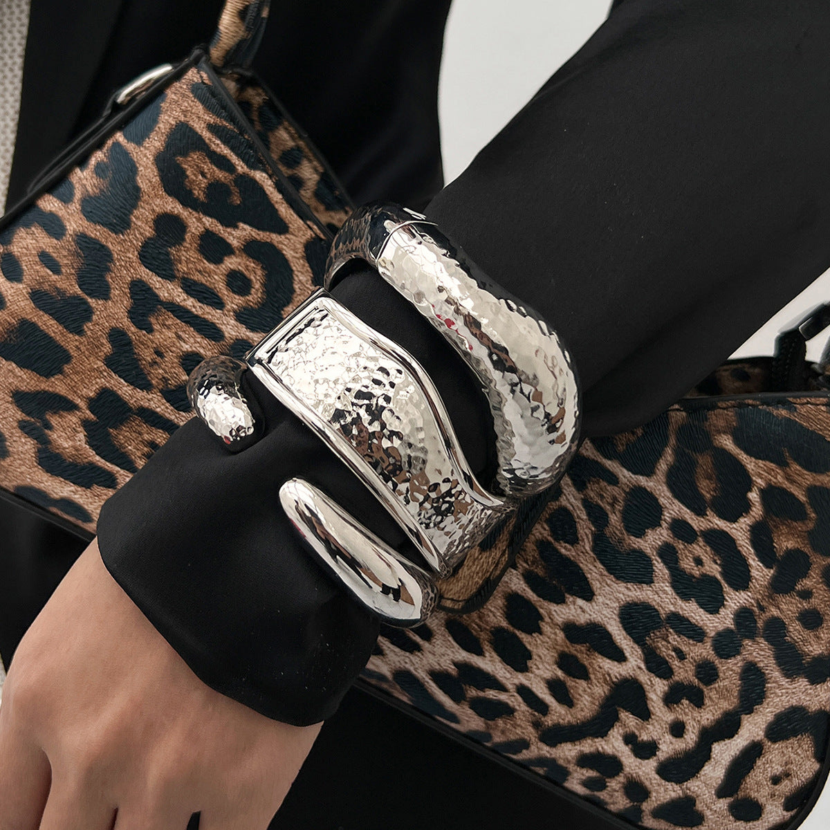 Planderful Vienna Verve Bracelet – Creative Knock Pattern Design