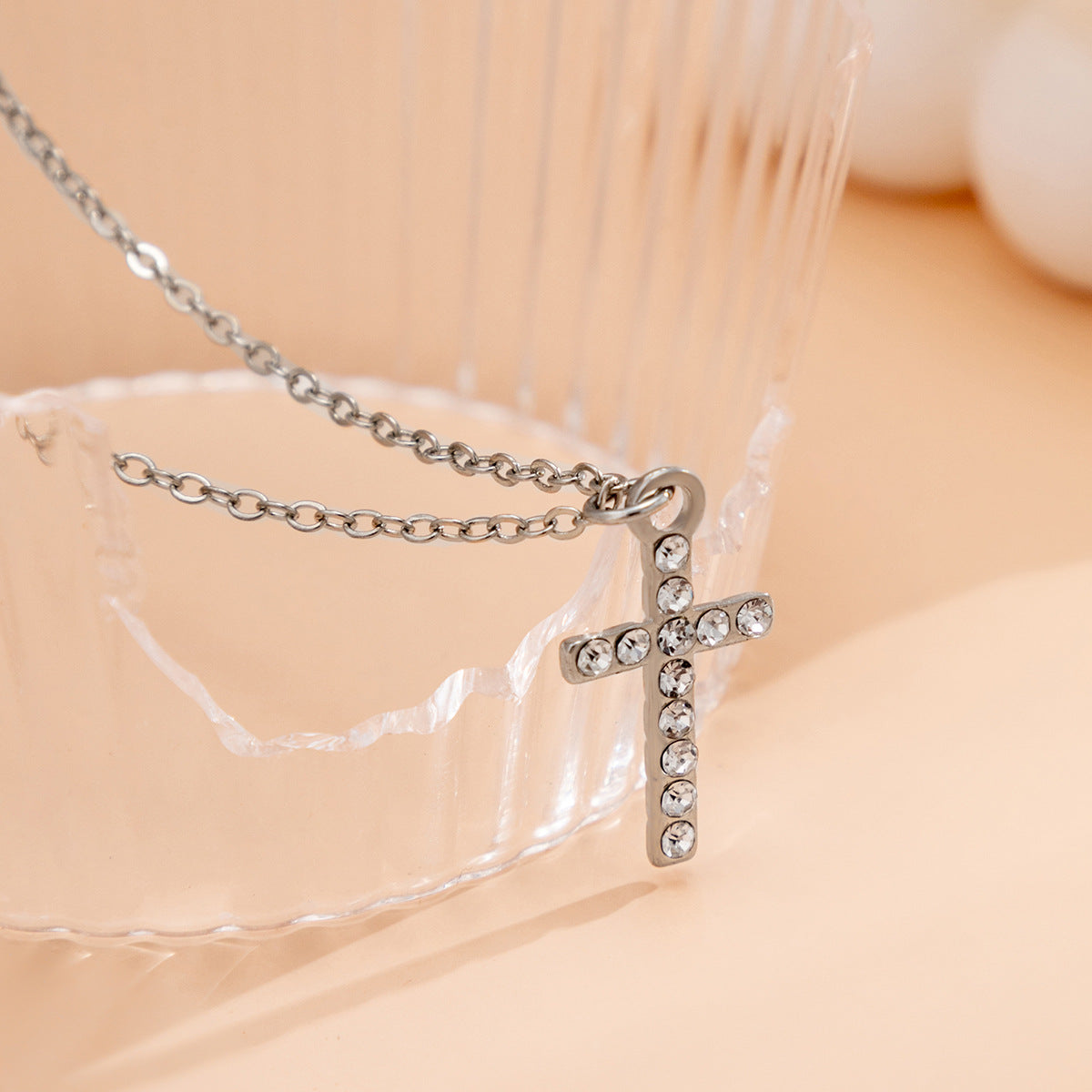 Planderful Vienna Verve Cross Pendant Necklace For Women Colored Thin Chain Micro Inlaid Elegant Statement Jewelry