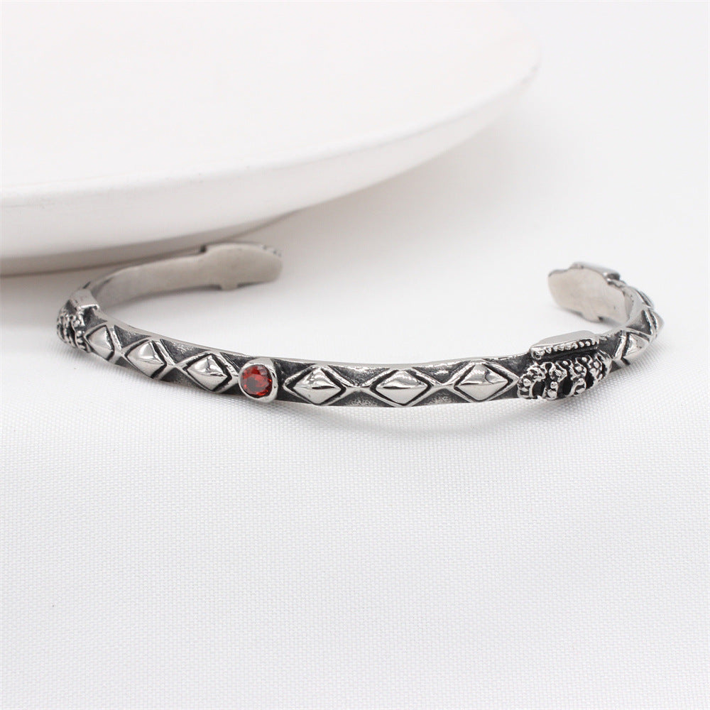 Planderful Everyday Genie – European and American Retro Crown Titanium Steel Bracelet
