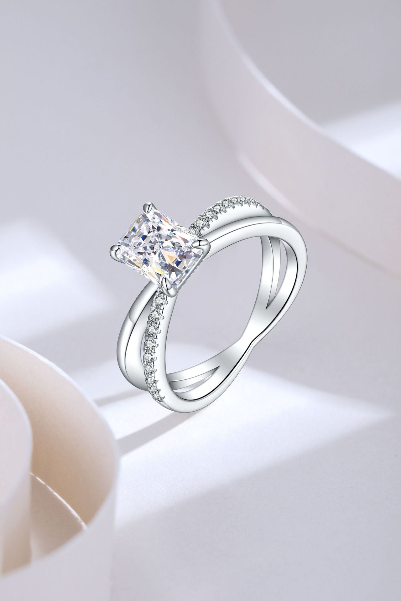 European and American 925 Sterling Silver 1.5ct Zircon Ring