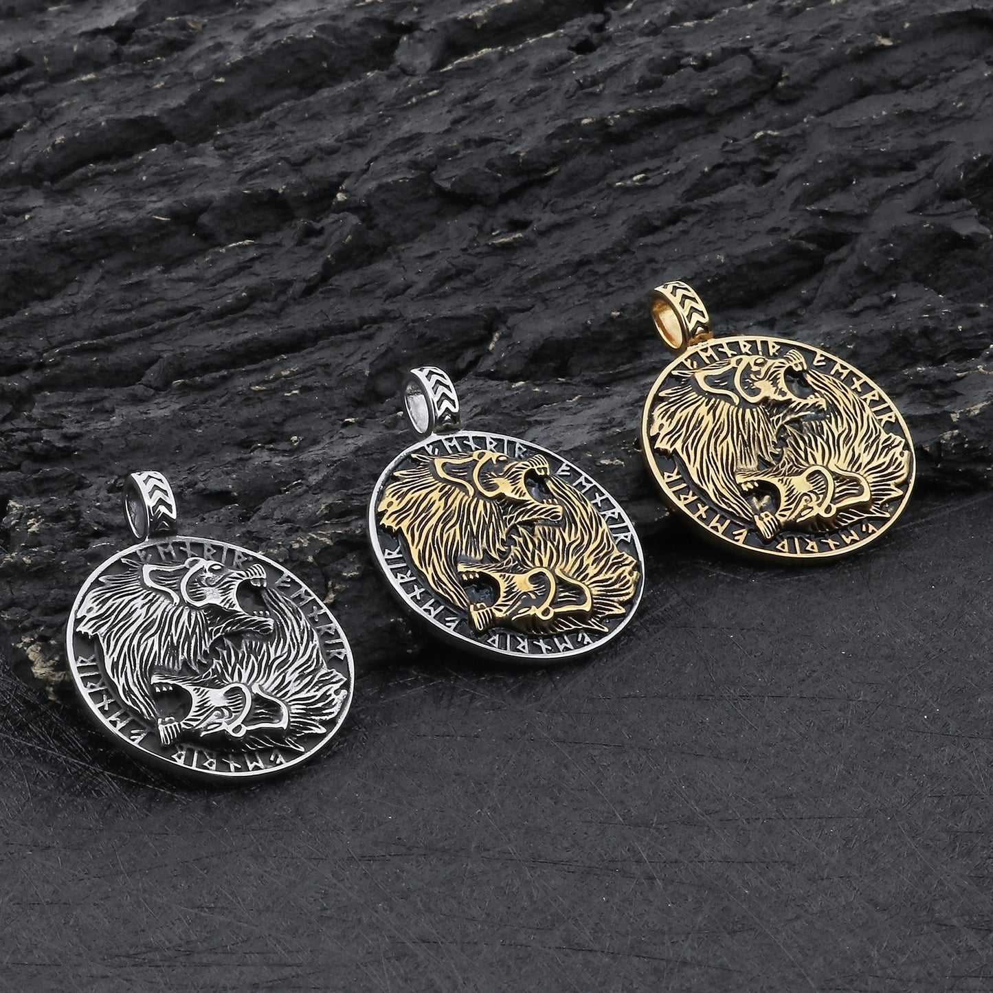 Retro Viking Wolf Head Pendant Necklace for Men in Stainless Steel and Titanium Gold