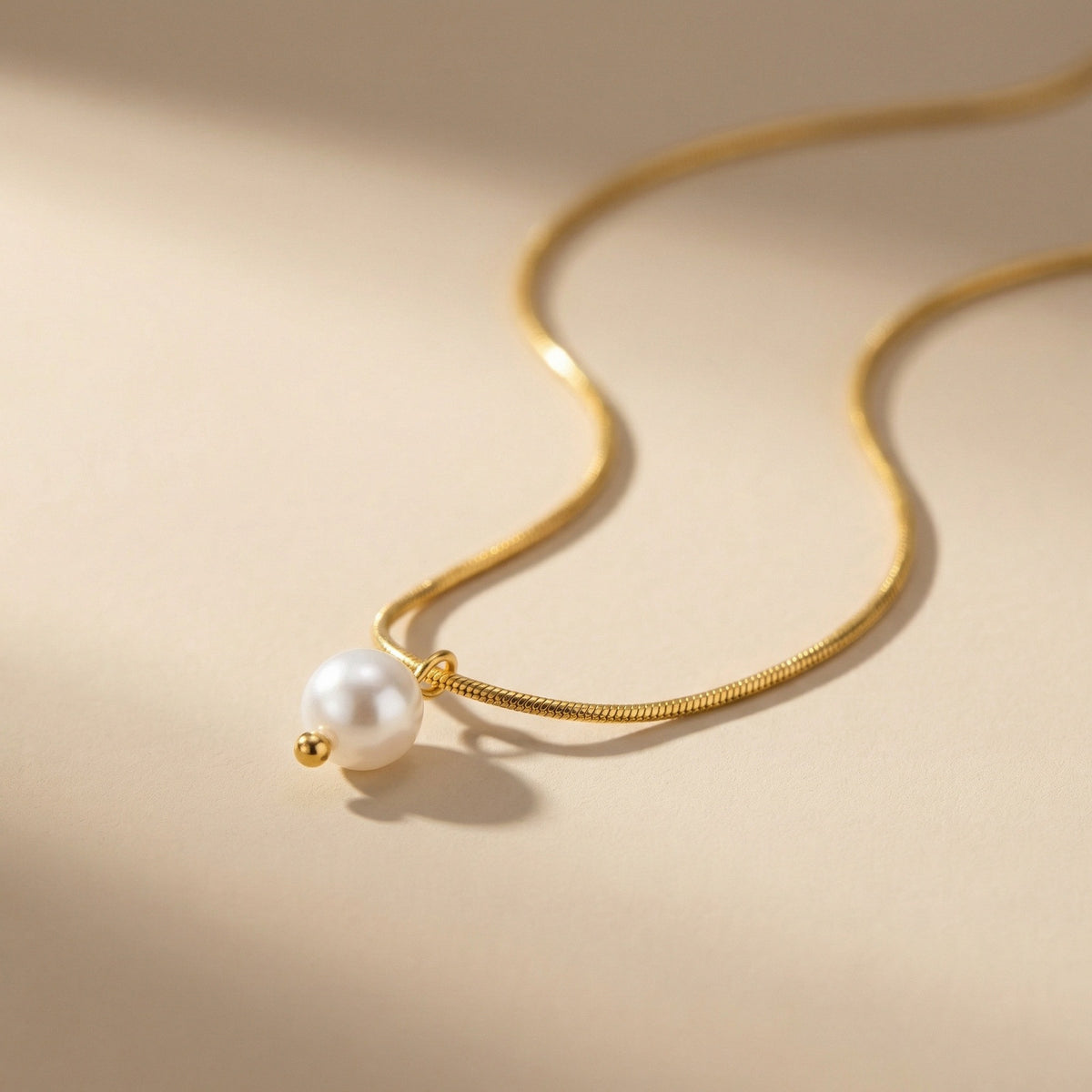 Stainless Steel – Round Snake Chain Imitation Pearl Necklace Gold