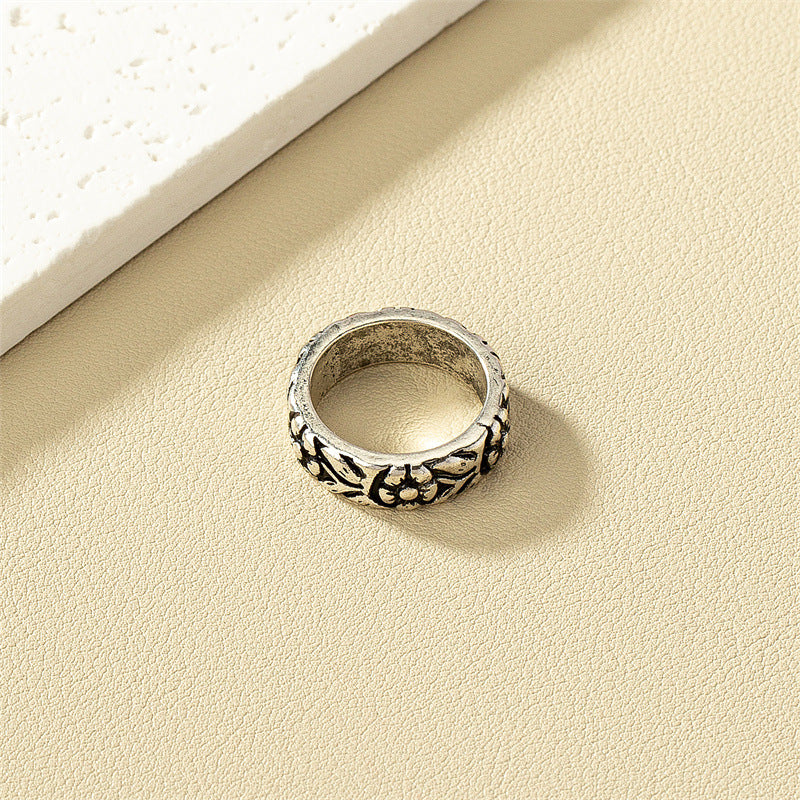 Vintage Flower Ring with a Touch of Elegance - Wholesale Simple Joker Ring