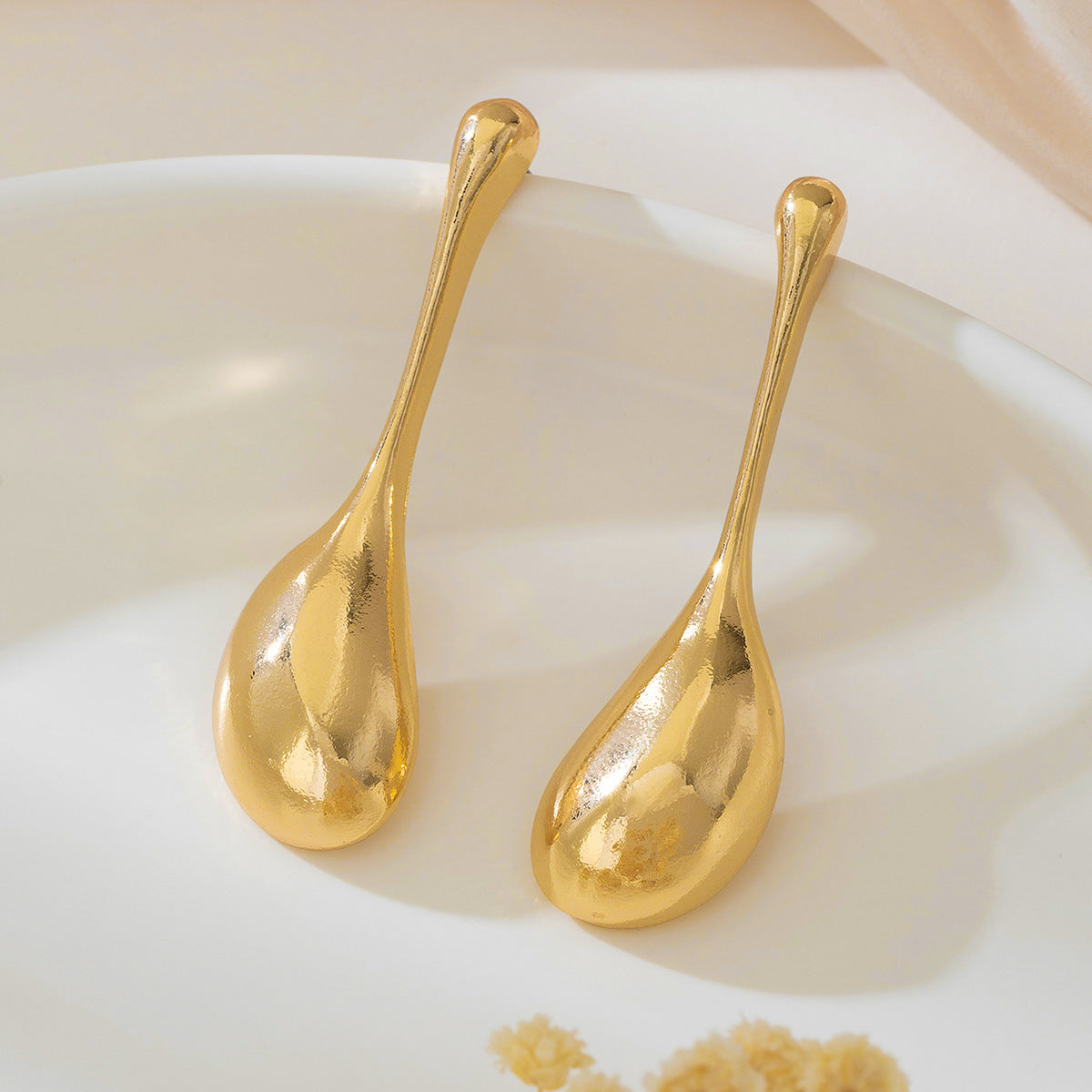 Planderful Vienna Verve Earrings – Elegant Metal Water Drop Design